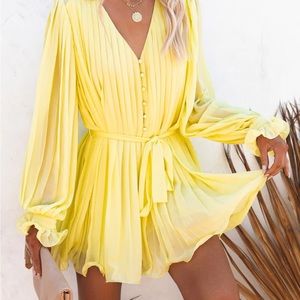 Vici Endless Rose Yellow Pleated Romper Size Large